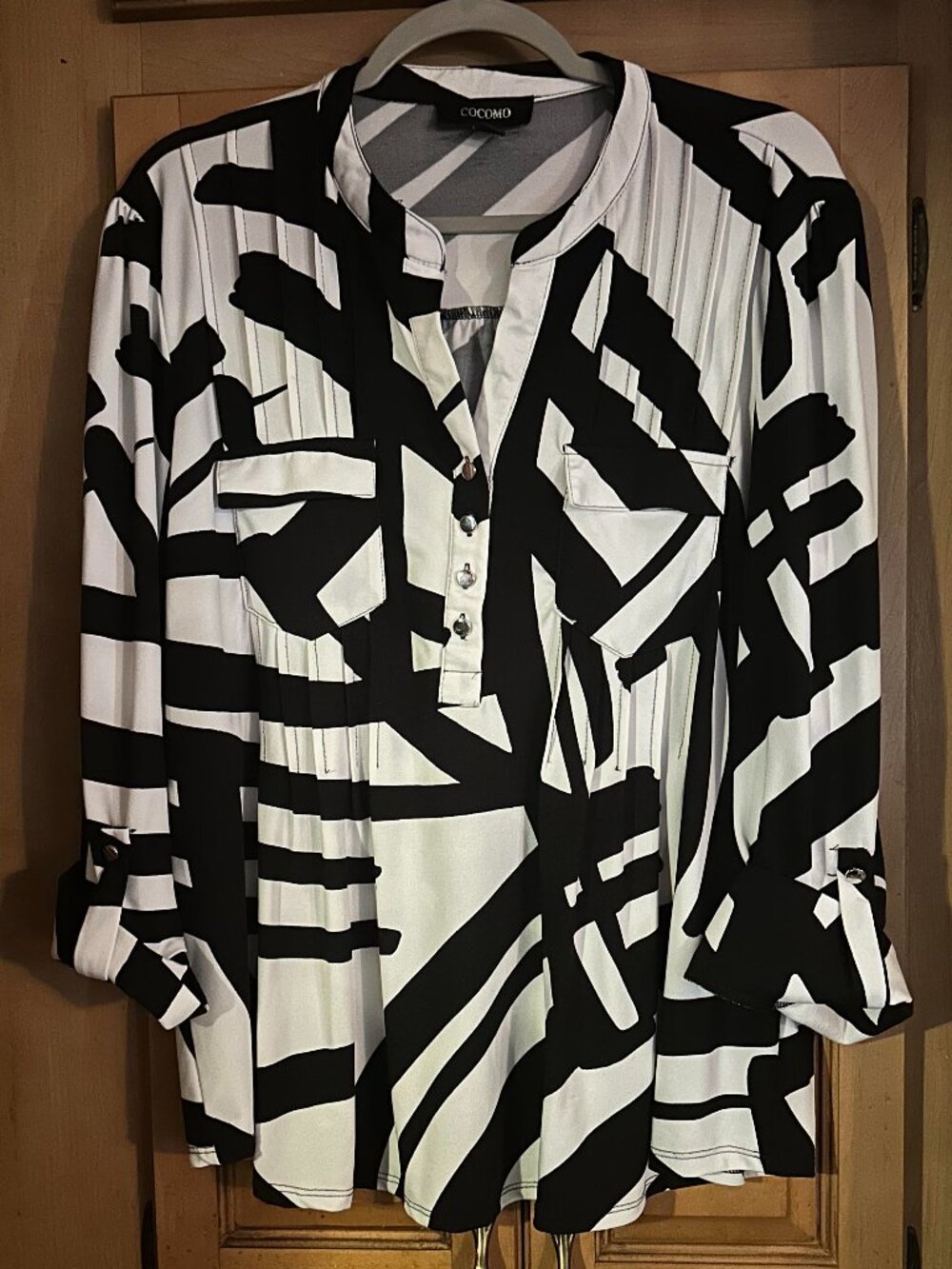 Cocomo Black/White Pleated Geometric Top- XL